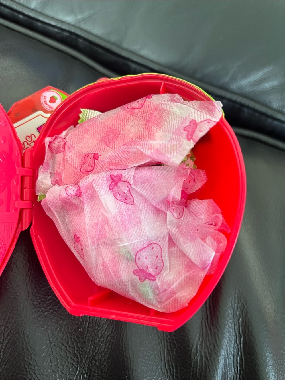 L.O.L. Surprise! Lime Chiffon strawberry shortcake - outside open, inside intact - Picture 2 of 11